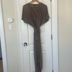 Never Worn, VICI size Medium Taupe Dress